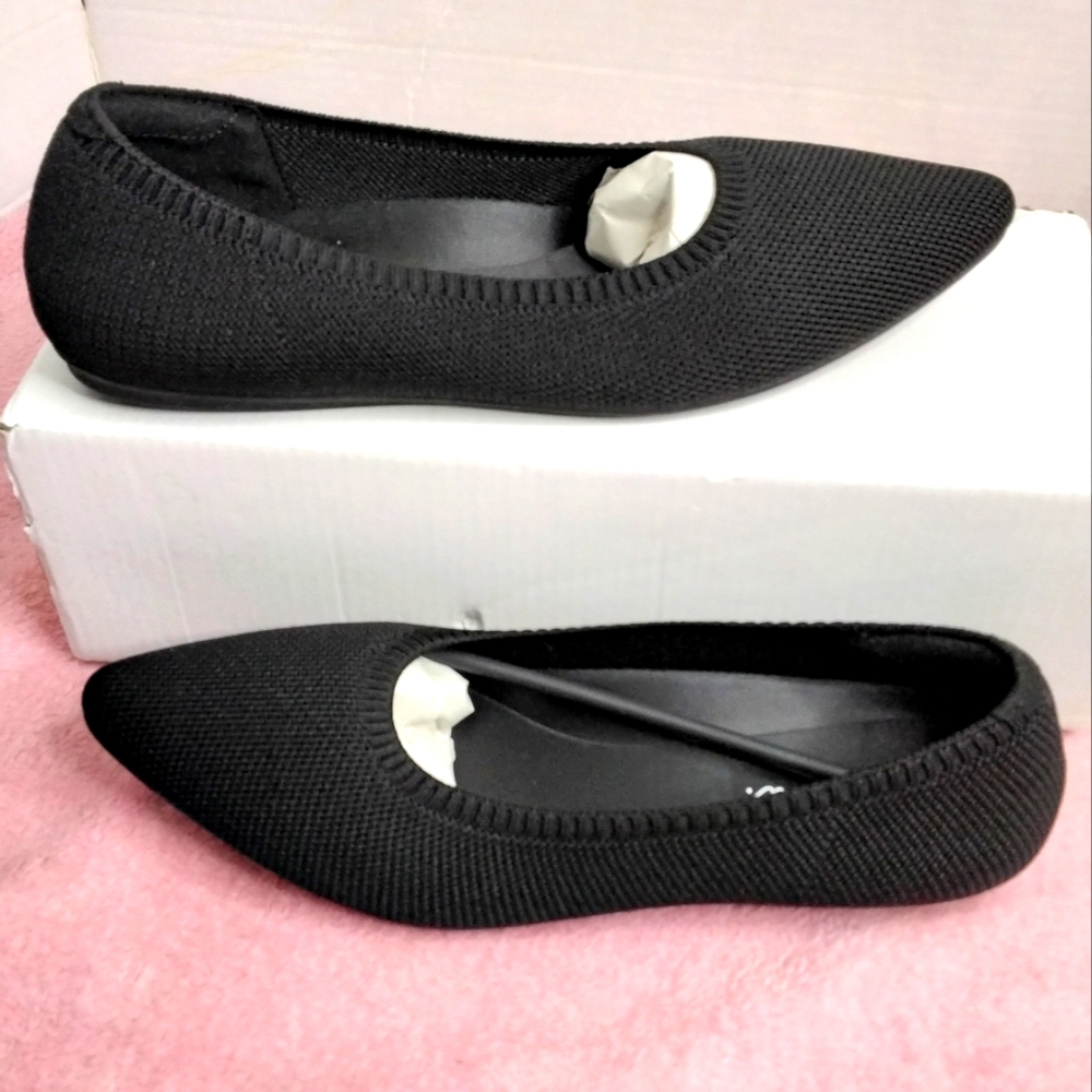 Black size 8 pointed toe flats